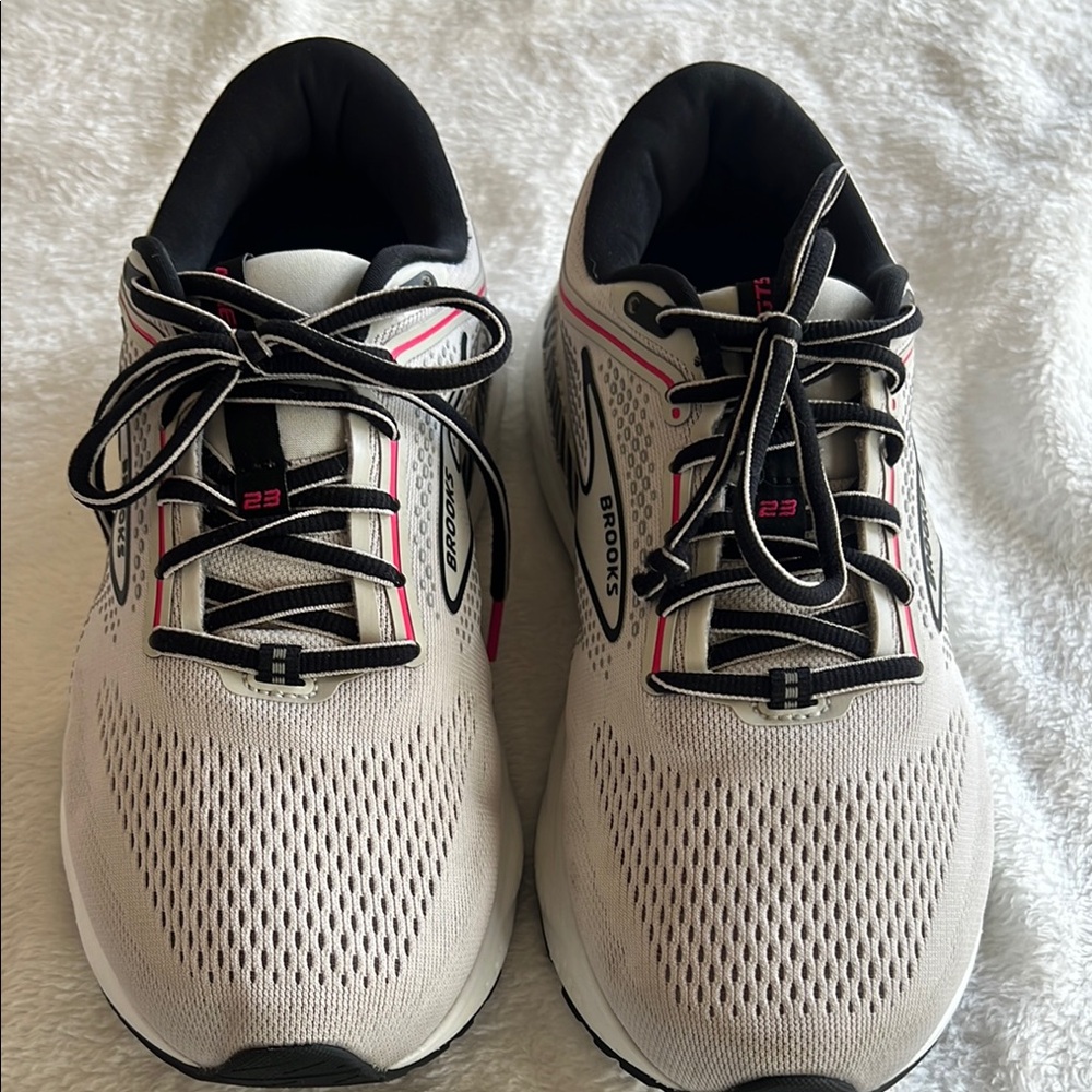 Brooks Women’s Running Shoes - White,pink, and Black.  Size 8 extra wide 2e